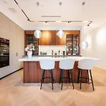 The Heart Of Fitzrovia Beautiful 2 Bed 3 Bath Home