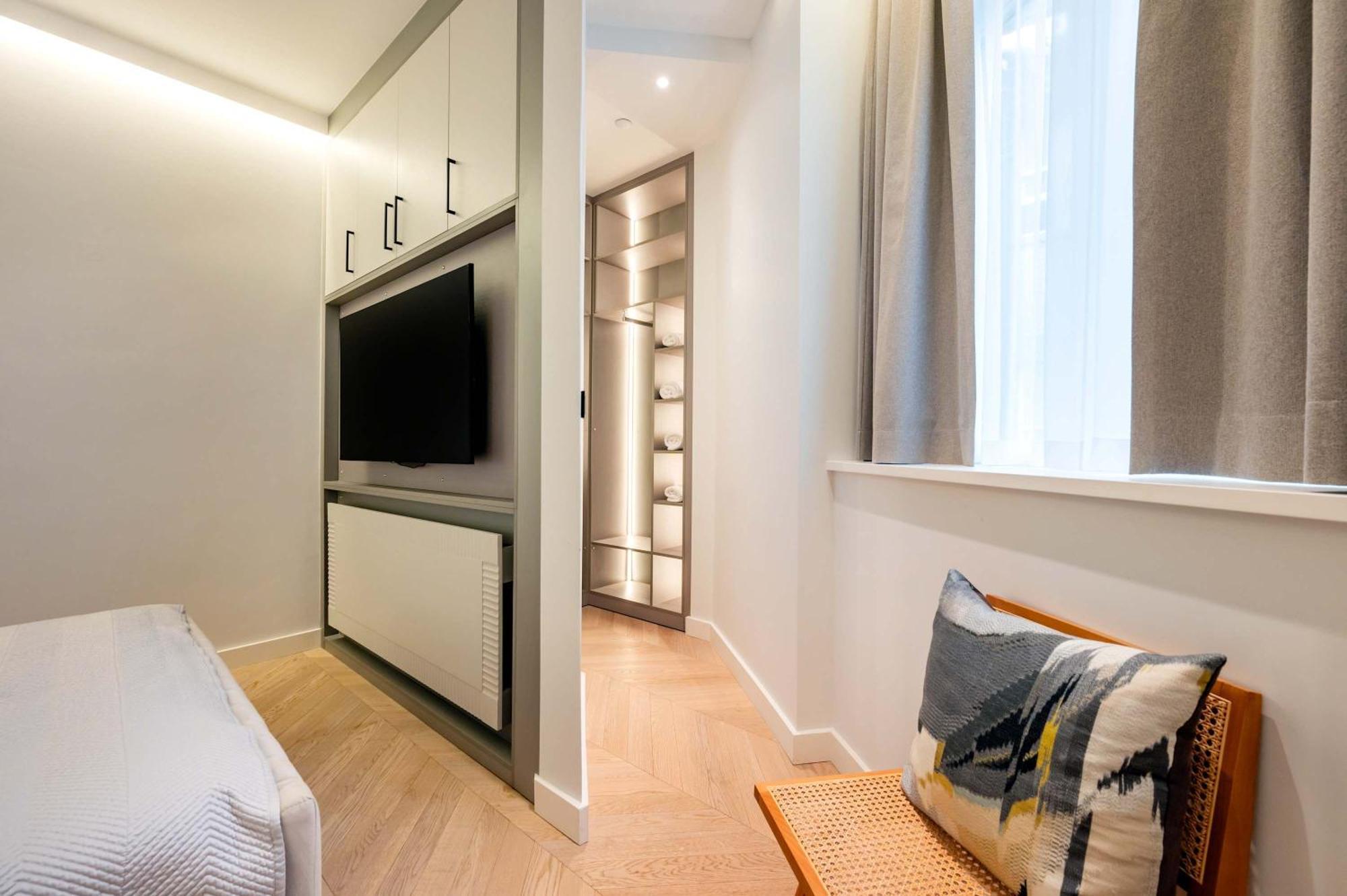 The Heart Of Fitzrovia Beautiful 2 Bed 3 Bath *