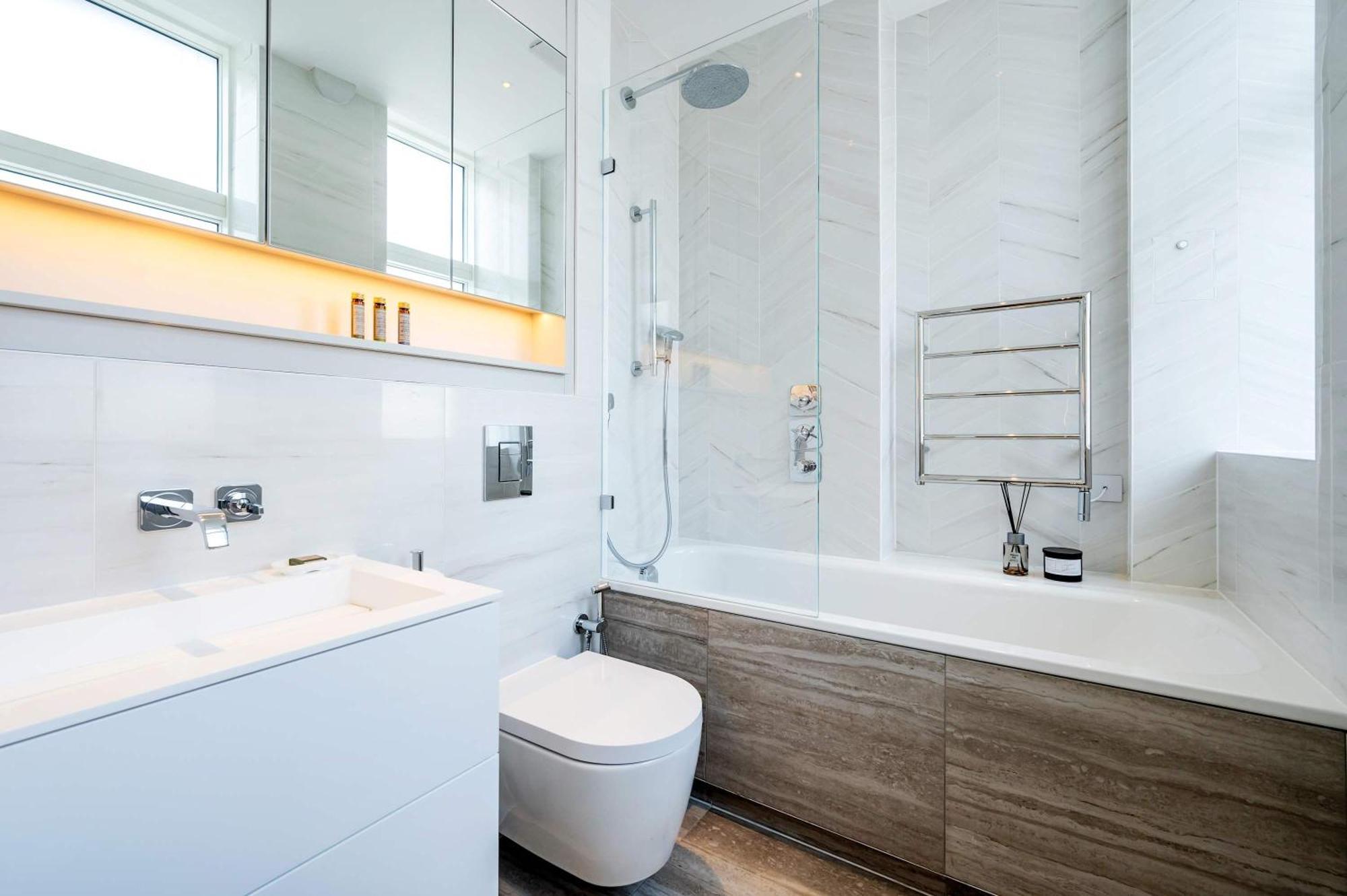 The Heart Of Fitzrovia Beautiful 2 Bed 3 Bath Appartamento Londra